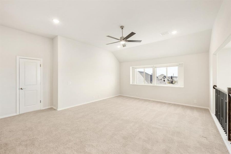 Spacious, unfurnished interior of a new home in Somerset, Mansfield (Image 34).