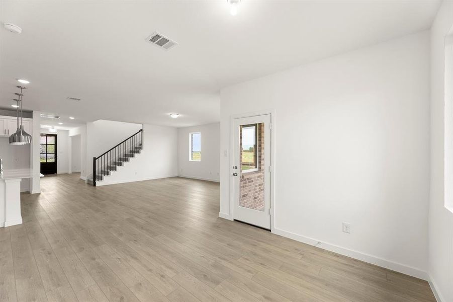 12. 3305 Agnew - Dining (2)