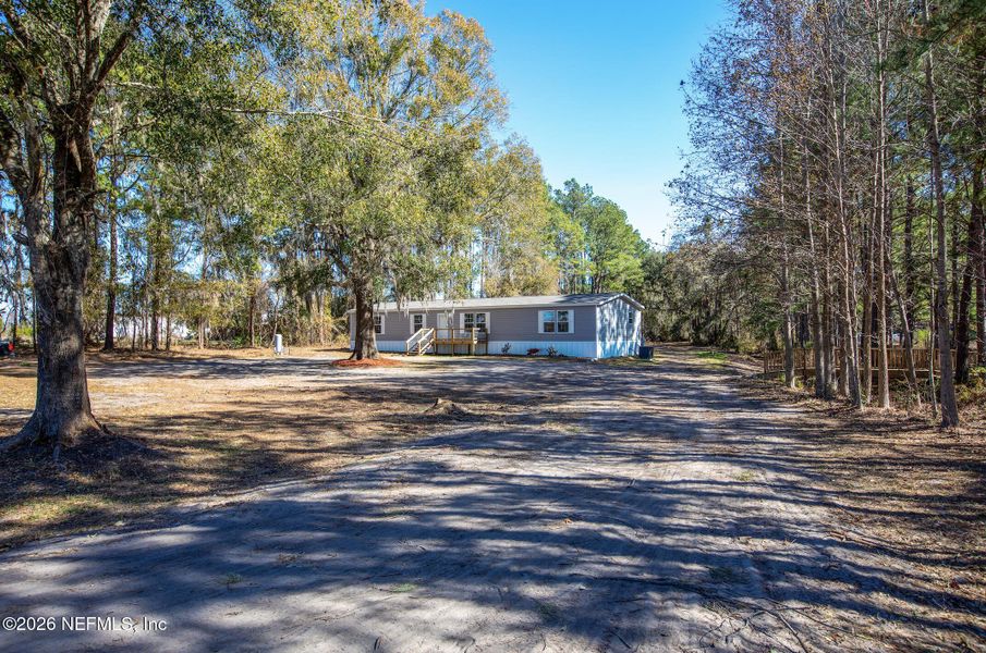 Natural landscape and outdoor views near  in Lake Butler (Image 28).
