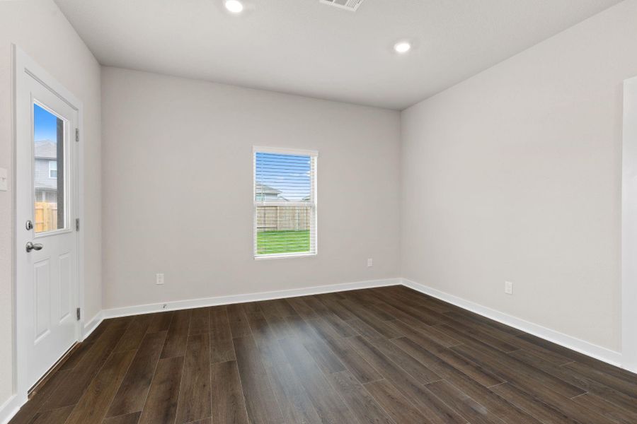 Spacious, unfurnished interior of a new home in Westridge Cove, Conroe (Image 23). Spacious, unfurnished interior of a new home in Westridge Cove, Conroe (Image 23).