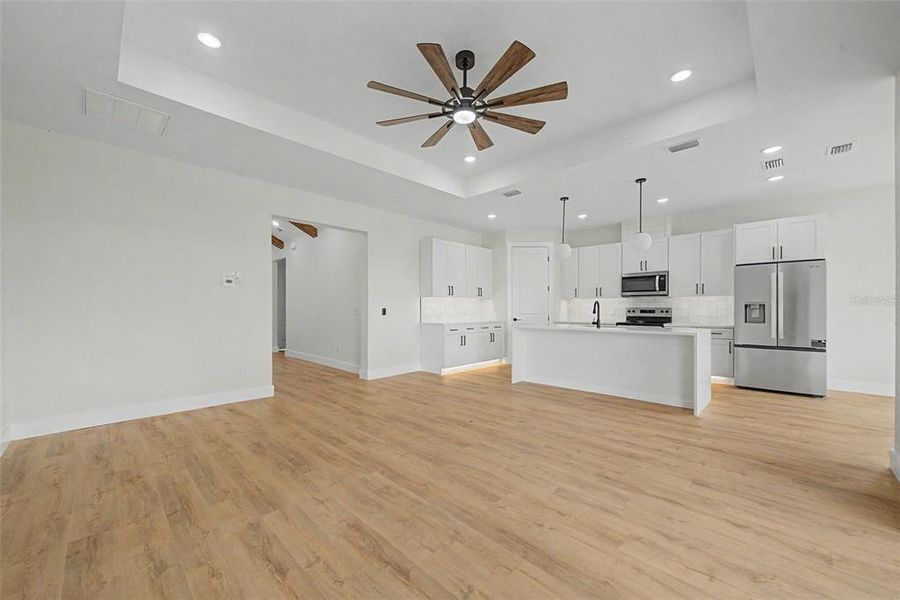 Spacious, unfurnished interior of a new home in , Sebring (Image 34).