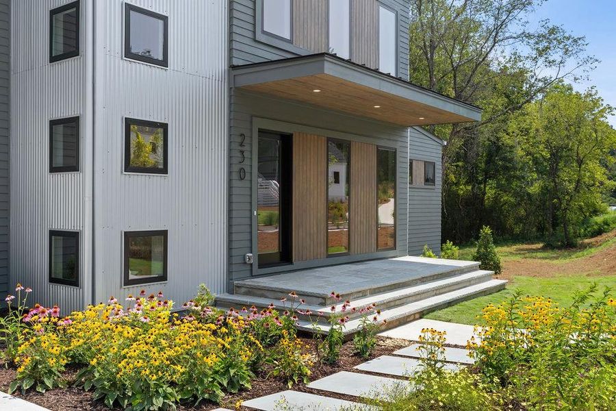 Exterior details and patio area of a home in Aster, Roswell (Image 40).