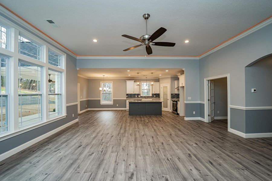 Representative unfurnished interior of a home built from the Roosevelt Elite by Enchanted Homes in Pointe Summit, Slater-Marietta (Image 39).