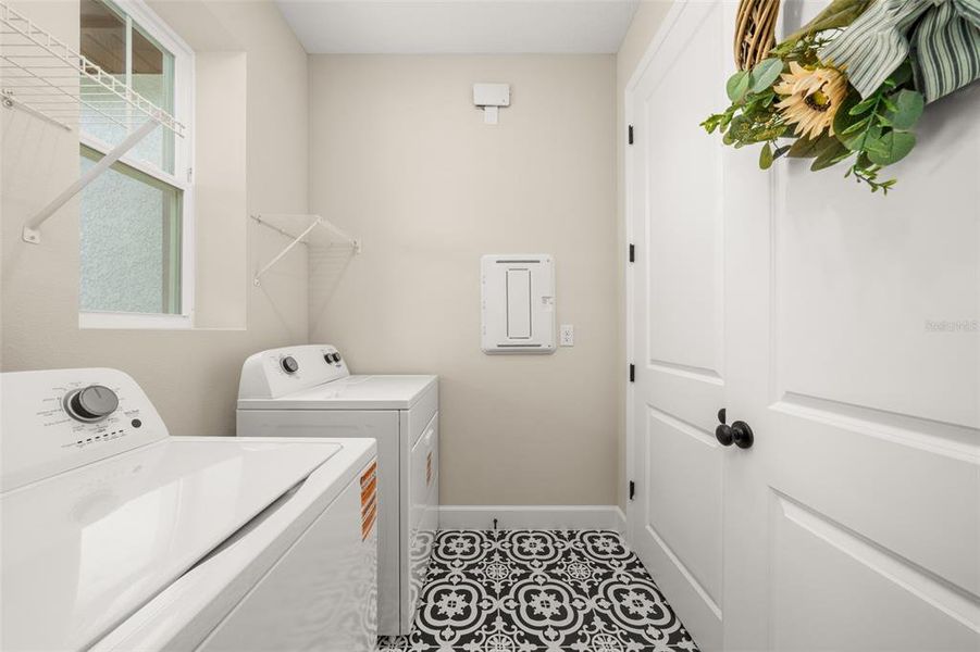 Furnished interior view inside a new home in , Sebring (Image 40).