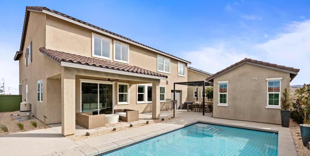 Horizon at Cascade Landing - 1440x724 (17)