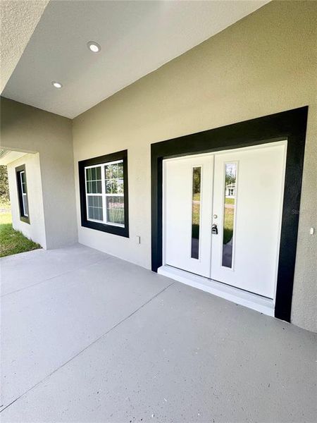 Exterior details and patio area of a home in , Citrus Springs (Image 21).