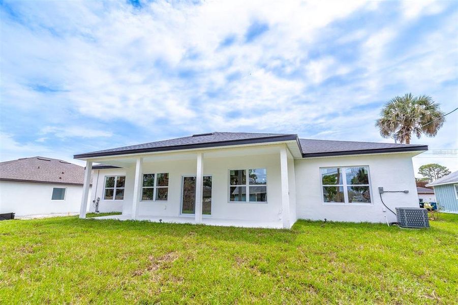 Exterior details and patio area of a home in , Palm Bay (Image 4).