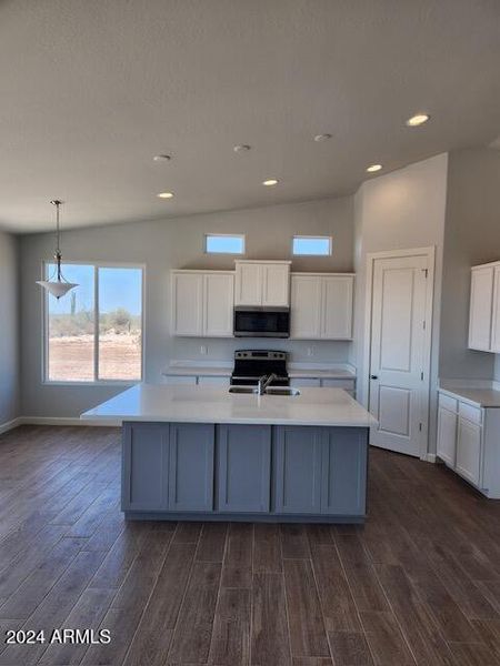 1,658 Kitchen Gray Island