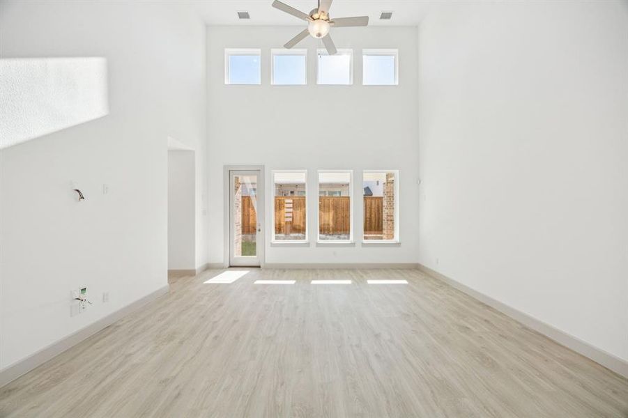 Spacious and flooded with natural light, our Tristan plan offers a family room that can host the entire family!