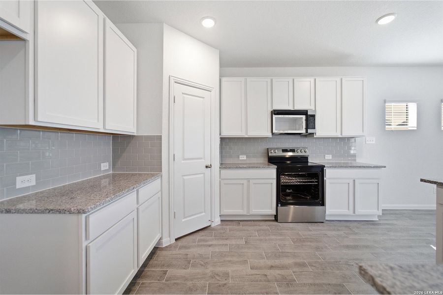 Furnished interior view inside a new home in Laurel Vistas, San Antonio (Image 9).