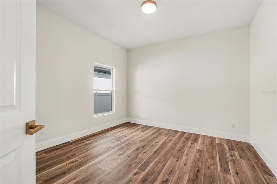 Spacious, unfurnished interior of a new home in , Tampa (Image 20).