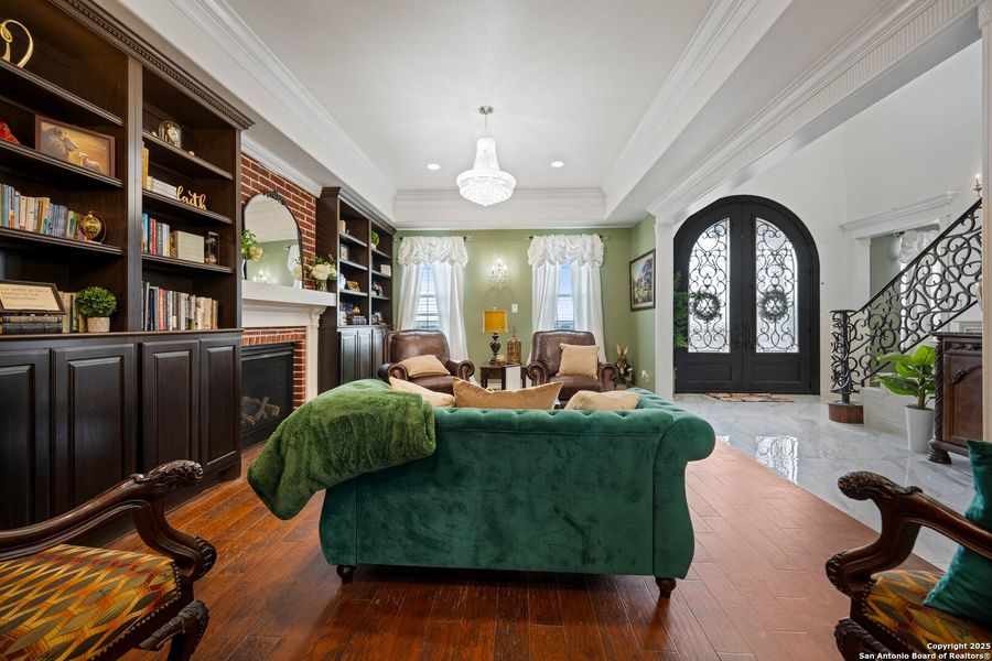 Furnished interior view inside a new home in , Kenedy (Image 49).
