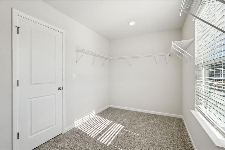 Spacious, unfurnished interior of a new home in Ivey Township, Dallas (Image 41).