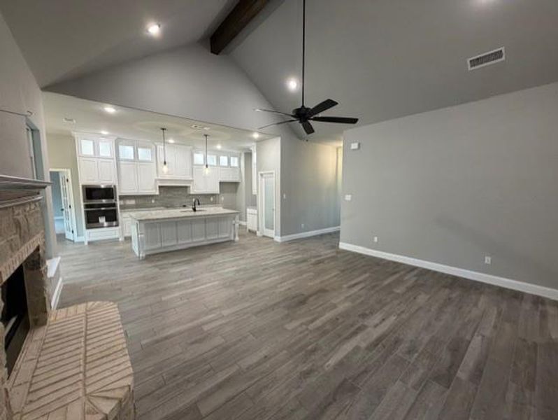 Spacious, unfurnished interior of a new home in , Springtown (Image 9).