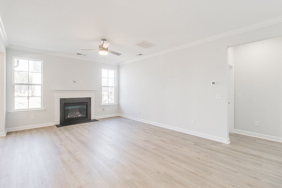Spacious, unfurnished interior of a new home in Pebble Branch, Chapin (Image 19).