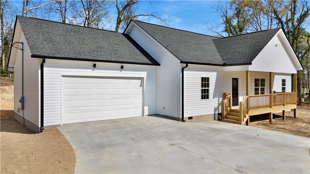 Exterior details and patio area of a home in , Calhoun (Image 14).
