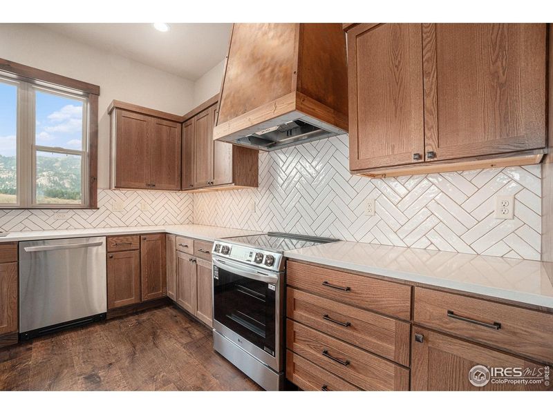 Furnished interior view inside a new home in , Estes Park (Image 4).