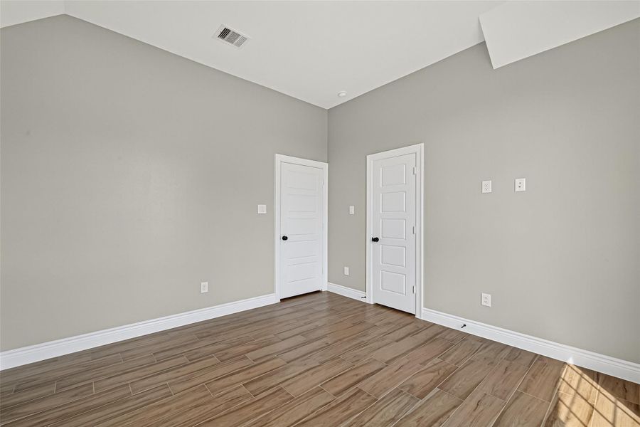 Spacious, unfurnished interior of a new home in , Prairie View (Image 21).
