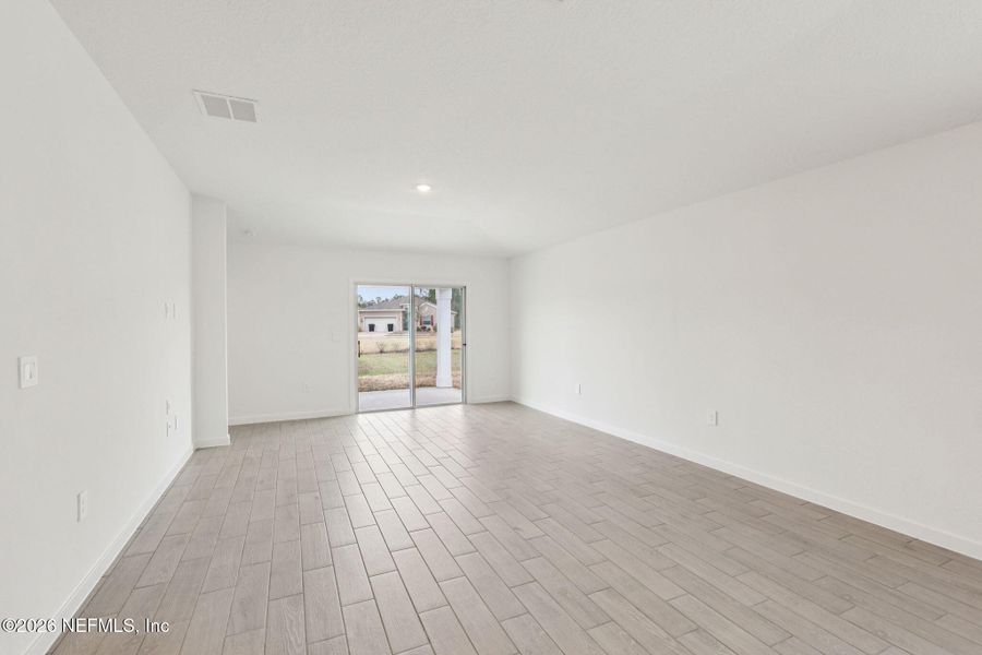 Spacious, unfurnished interior of a new home in Cypress Meadows - Signature Series, Jacksonville (Image 20).