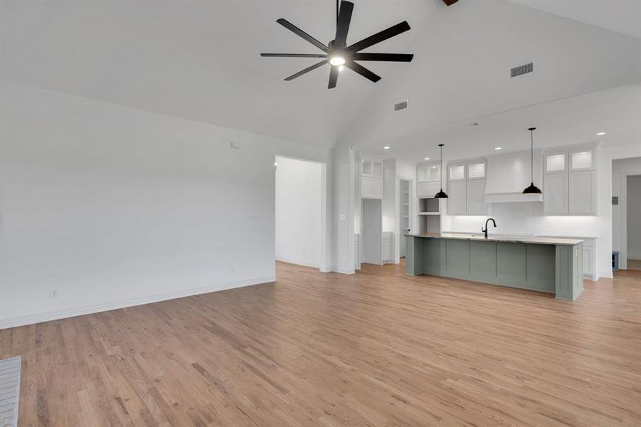 Spacious, unfurnished interior of a new home in , Waxahachie (Image 14).