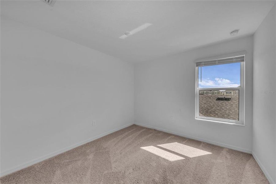 Spacious, unfurnished interior of a new home in , Sarasota (Image 20).