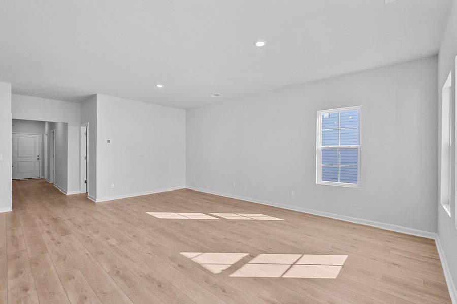 Spacious, unfurnished interior of a new home in Fieldstone, Lexington (Image 21).