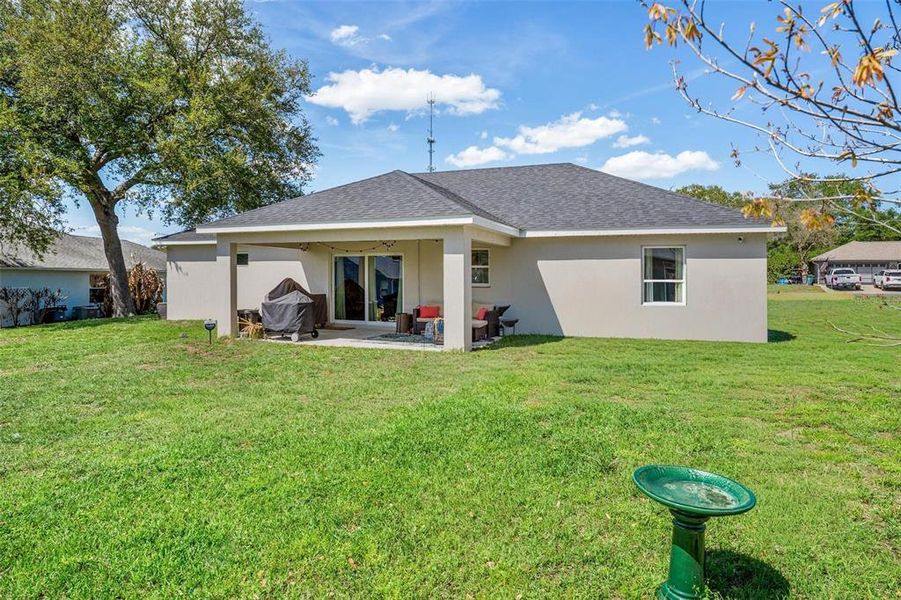 Exterior details and patio area of a home in , Lady Lake (Image 23).