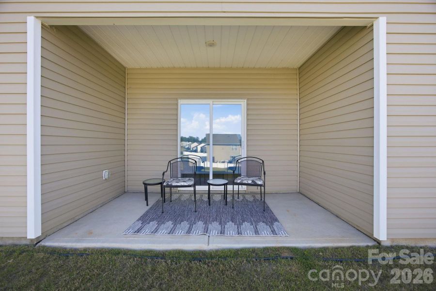 Exterior details and patio area of a home in Stagecoach Station, Gastonia (Image 24).