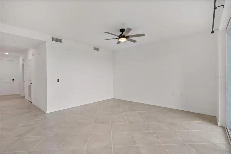 Spacious, unfurnished interior of a new home in , Punta Gorda (Image 30). Spacious, unfurnished interior of a new home in , Punta Gorda (Image 30).