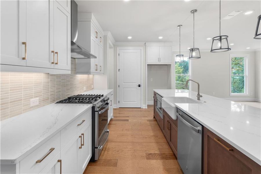 Furnished interior view inside a new home in Ward's Crossing Townhomes, Johns Creek (Image 22). Furnished interior view inside a new home in Ward's Crossing Townhomes, Johns Creek (Image 22).