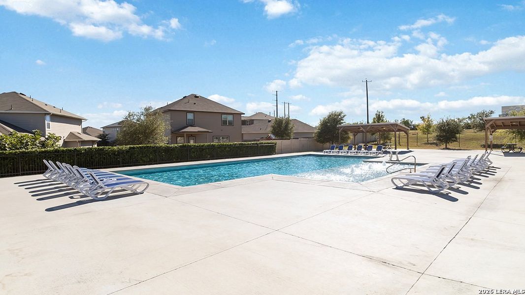 Community amenities in Hunters Ranch, San Antonio (Image 24).