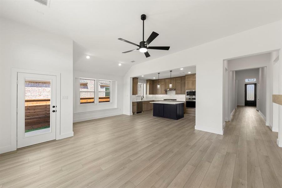 18. 1708 Possum - Family (3) 18. 1708 Possum - Family (3)