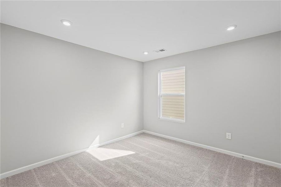 Spacious, unfurnished interior of a new home in Twin Lakes, Hoschton (Image 13).