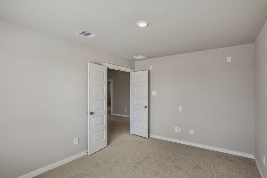Spacious, unfurnished interior of a new home in Glendale Lakes, Rosharon (Image 21). Spacious, unfurnished interior of a new home in Glendale Lakes, Rosharon (Image 21).