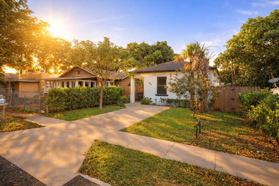 633 55th Street - 2.jpg-SMALL 633 55th Street - 2.jpg-SMALL