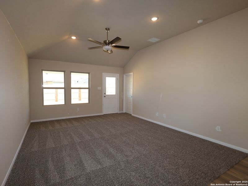 Spacious, unfurnished interior of a new home in Winding Brook, San Antonio (Image 23).