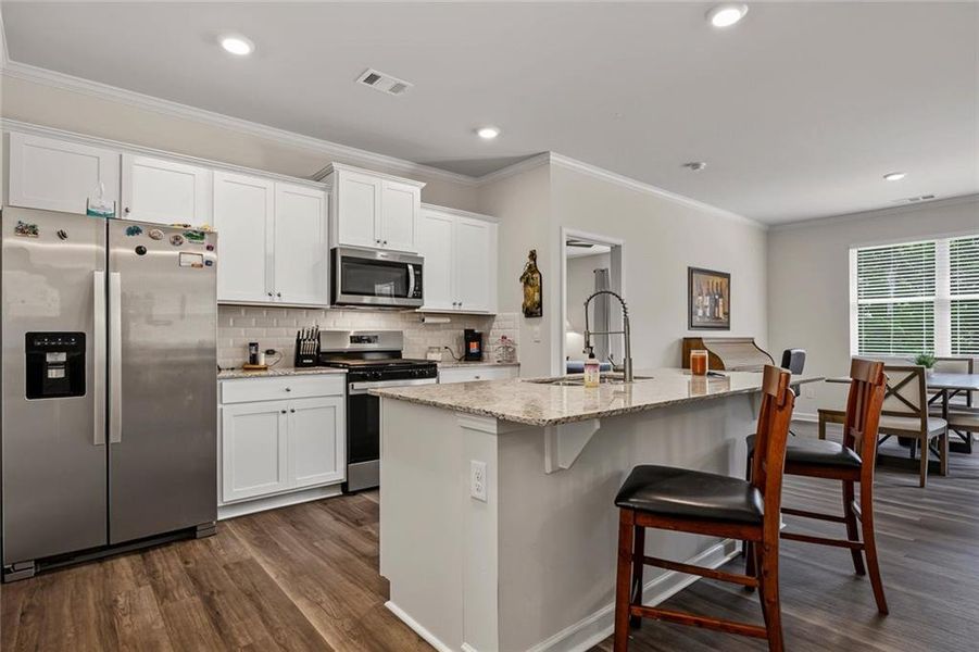 Furnished interior view inside a new home in Lost Creek, Dallas (Image 13). Furnished interior view inside a new home in Lost Creek, Dallas (Image 13).