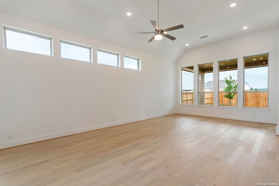Spacious, unfurnished interior of a new home in Briggs Ranch, San Antonio (Image 19).