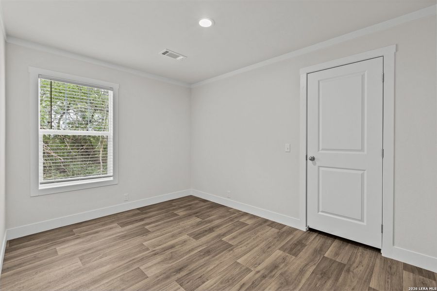 Spacious, unfurnished interior of a new home in , Devine (Image 13).