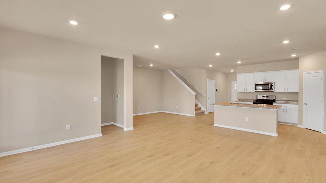 Spacious, unfurnished interior of a new home in Bar W Ranch, Leander (Image 17).