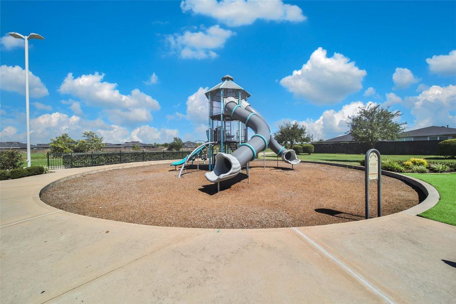 Community amenities in City Gate, Houston (Image 30).