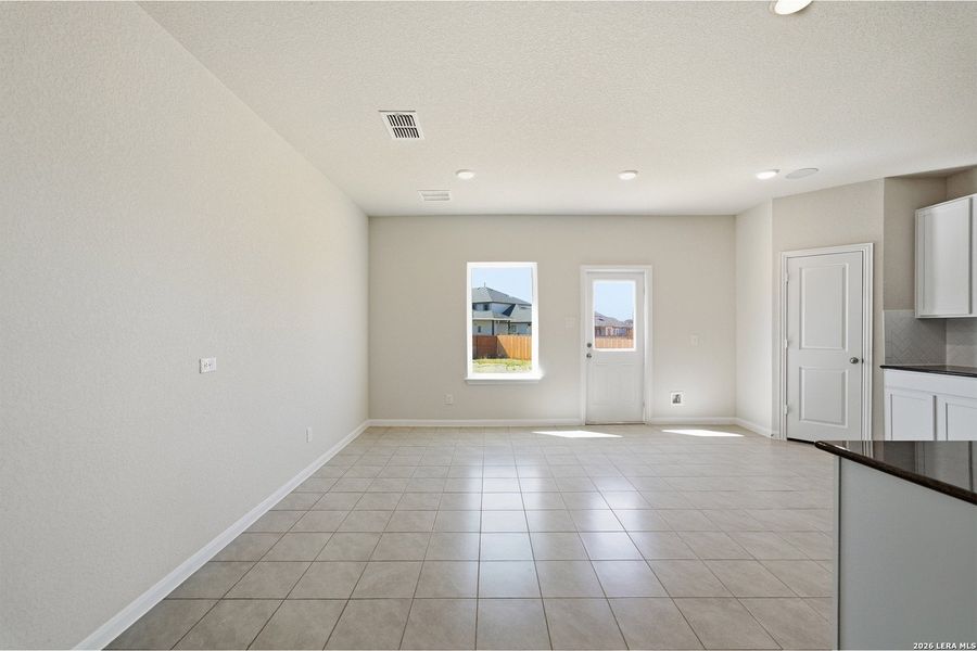 Spacious, unfurnished interior of a new home in Hickory Ridge, Elmendorf (Image 30).