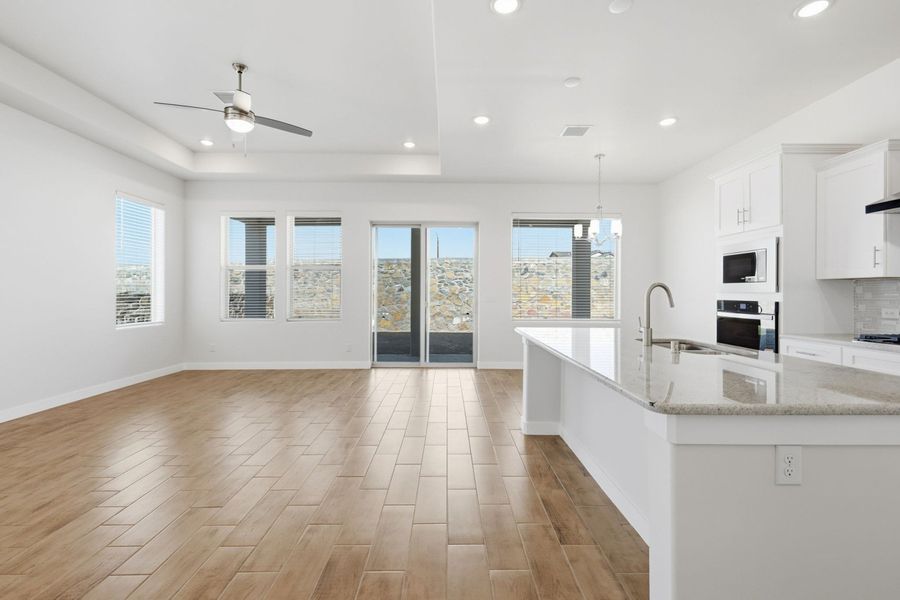 Spacious, unfurnished interior of a new home in Emerald Estates, El Paso (Image 17).