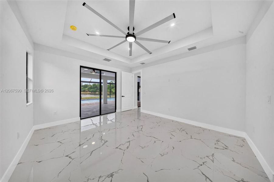 Spacious, unfurnished interior of a new home in , Punta Gorda (Image 9).