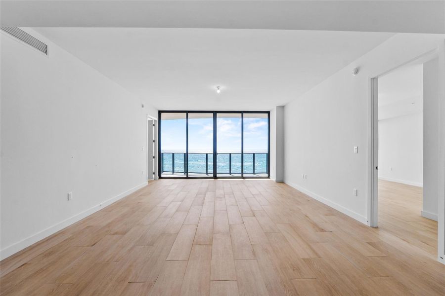 Spacious, unfurnished interior of a new home in Casamar, Pompano Beach (Image 19). Spacious, unfurnished interior of a new home in Casamar, Pompano Beach (Image 19).