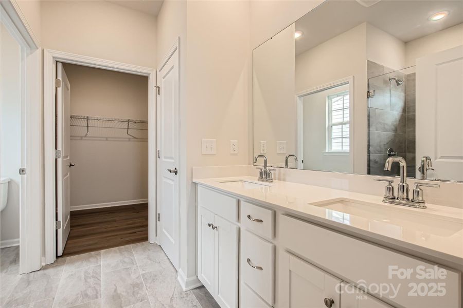 Owner's Bath(example) Owner's Bath(example)