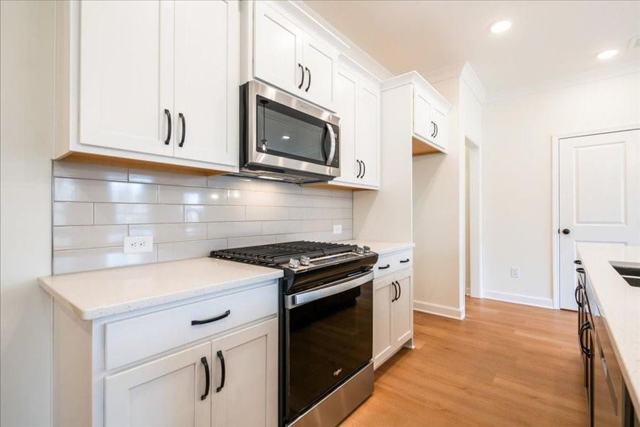Furnished interior view inside a new home in Cherokee Township, Acworth (Image 10).
