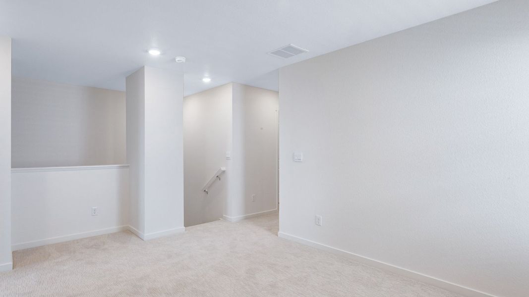 Spacious, unfurnished interior of a new home in Horizon Uptown, Aurora (Image 9).