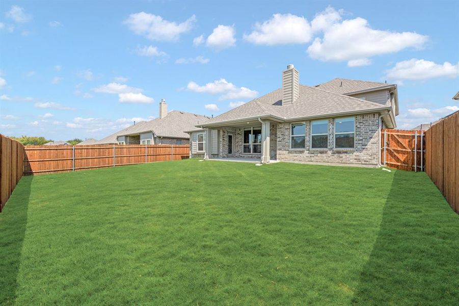 Exterior details and patio area of a home in Eagle Glen 50, Alvarado (Image 20). Exterior details and patio area of a home in Eagle Glen 50, Alvarado (Image 20).