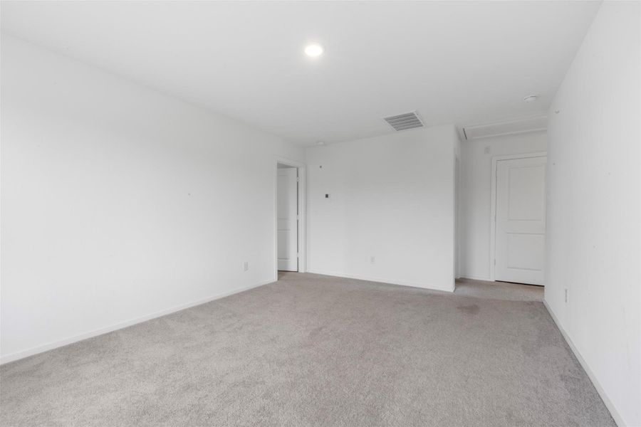 Spacious, unfurnished interior of a new home in , New Caney (Image 19).